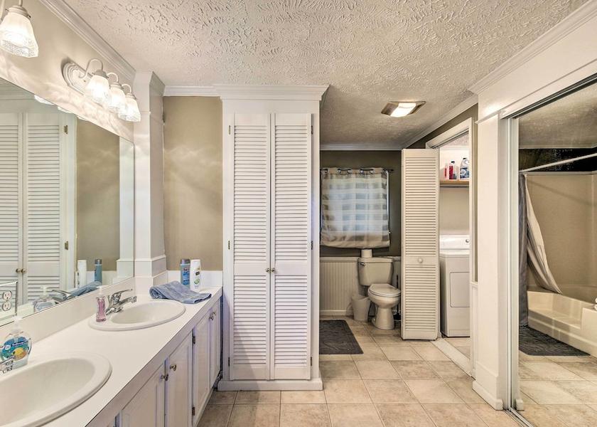 Arkansas Camden Interior Entrance