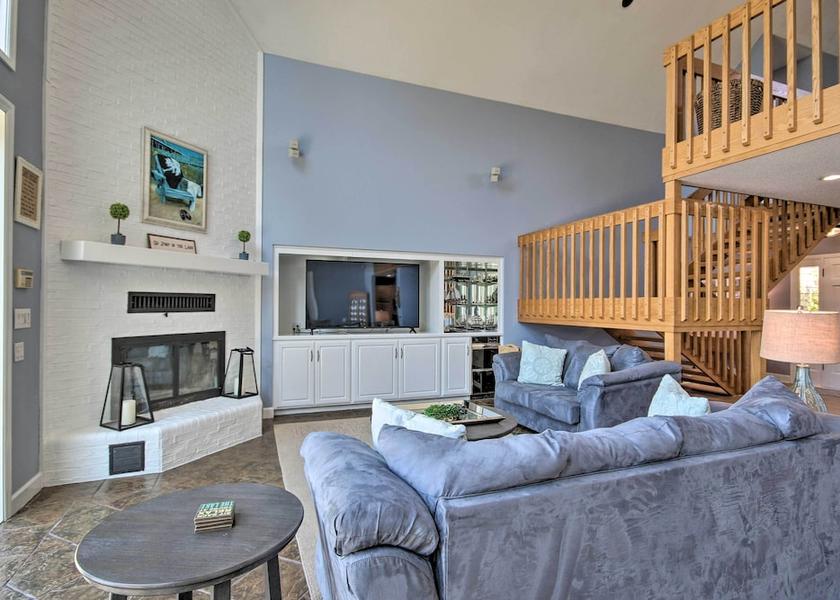 Arkansas Camden Interior Entrance