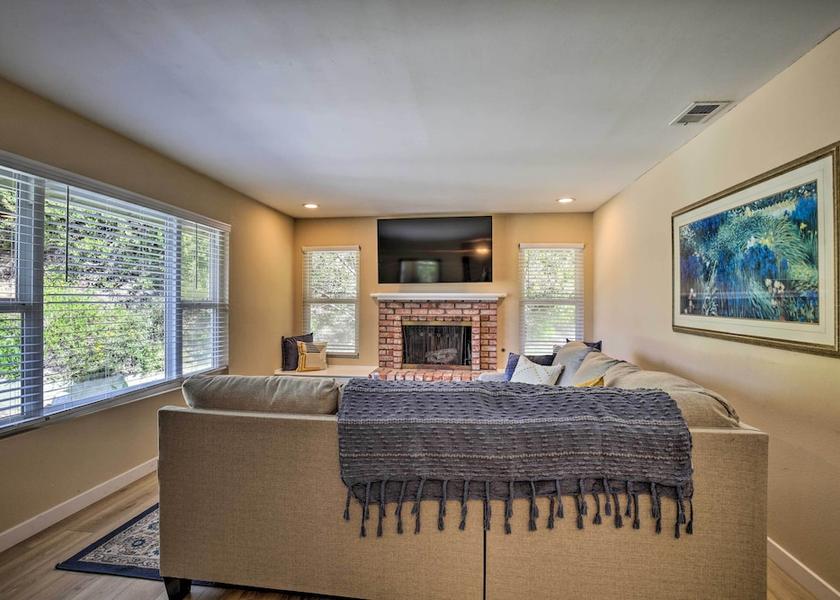 California Carlsbad Interior Entrance