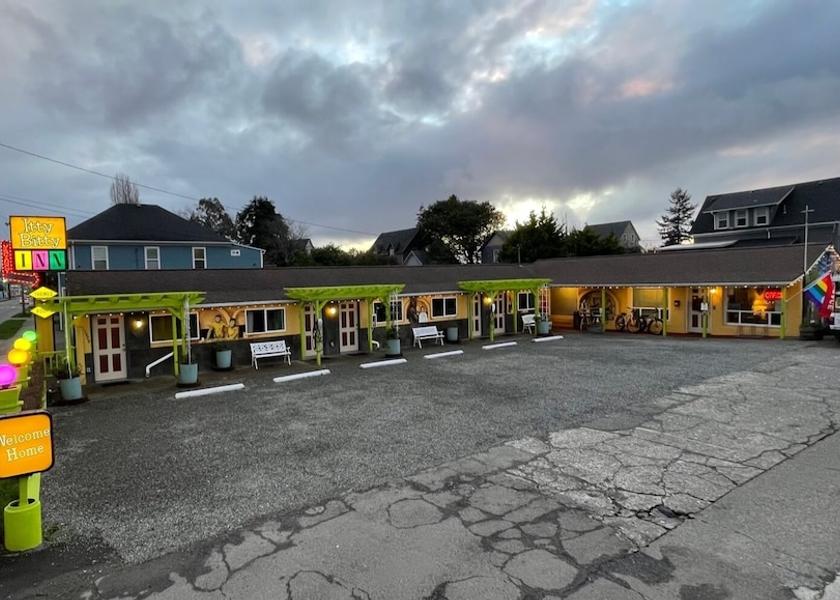 Oregon North Bend Exterior Detail