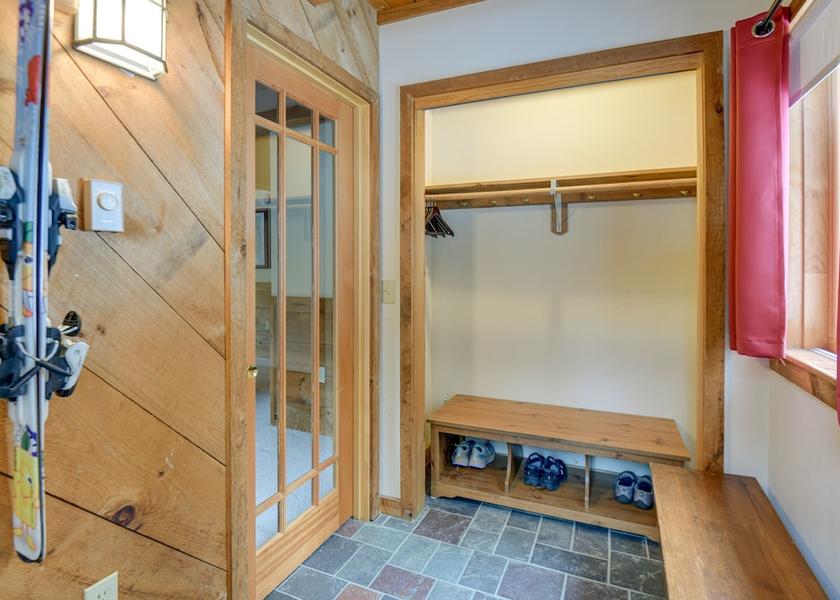 Tennessee Bartlett Interior Entrance