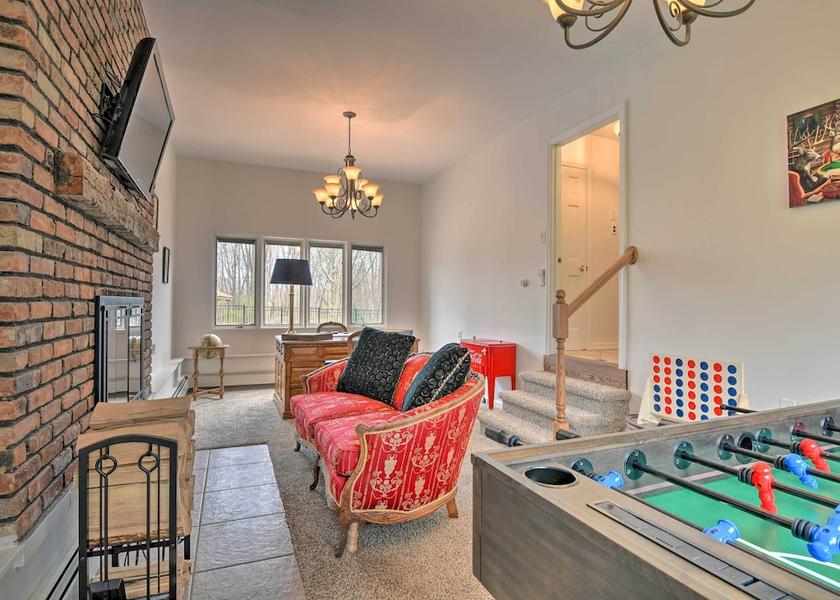 New York Highland Interior Entrance