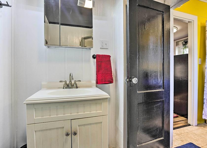 New York Highland Interior Entrance