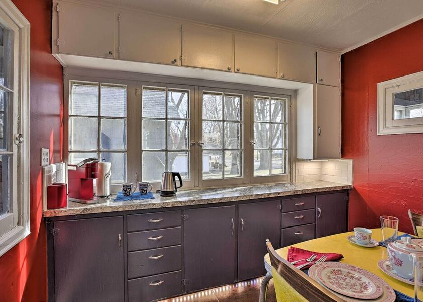 New York Highland Interior Entrance