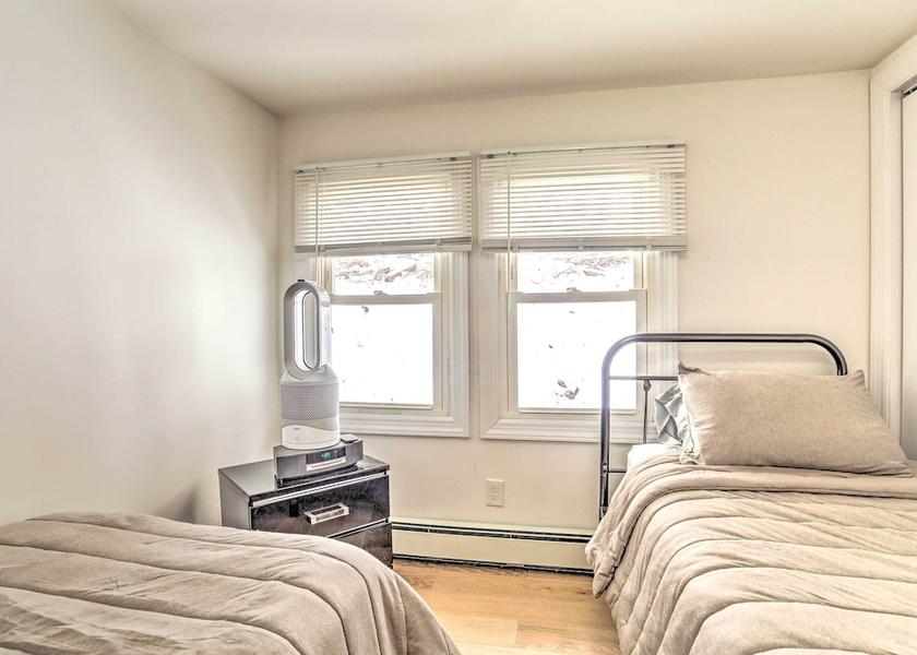 New York Highland Interior Entrance