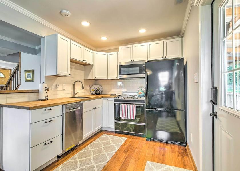 New York Highland Interior Entrance