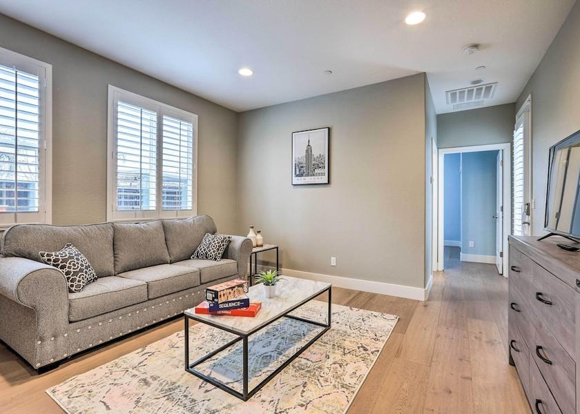 California Roseville Interior Entrance