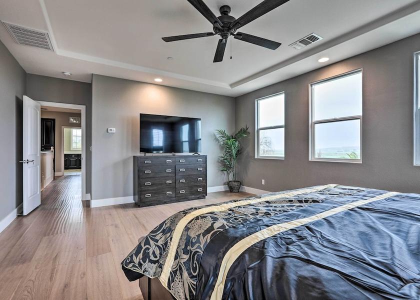 California Roseville Interior Entrance