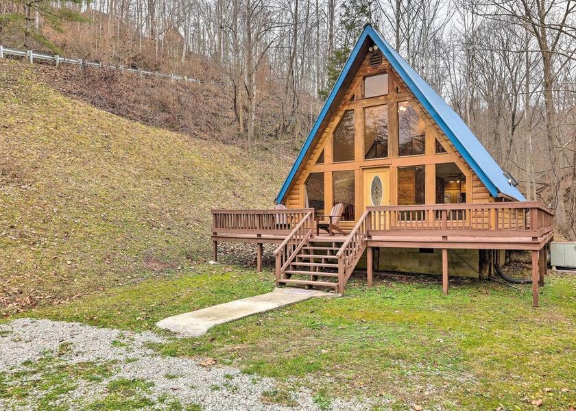 Kentucky Louisa Interior Entrance