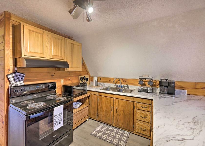 Kentucky Louisa Interior Entrance