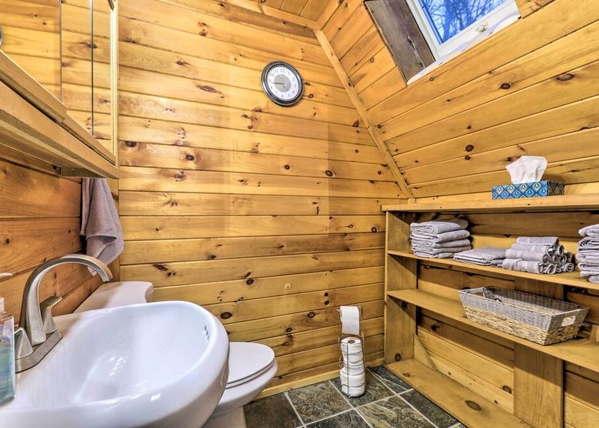 Kentucky Louisa Interior Entrance