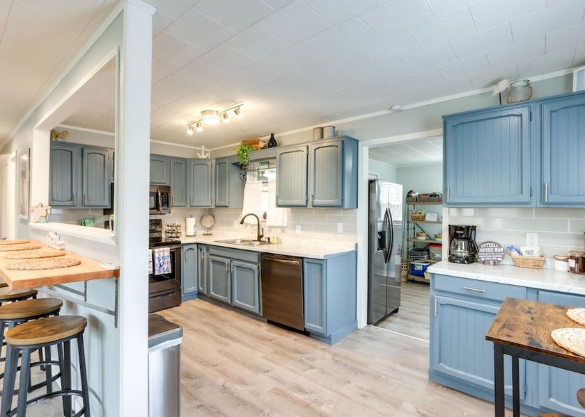 California Pittsburg Interior Entrance