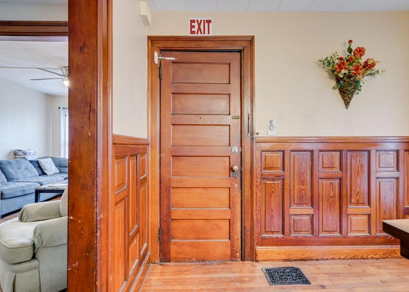 Wyoming Buffalo Interior Entrance