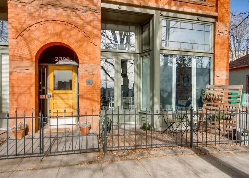 Pennsylvania Denver Exterior Detail