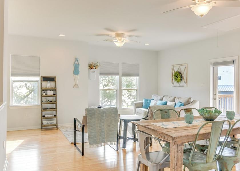 Texas Seabrook Interior Entrance