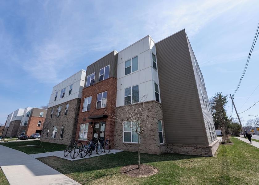 Illinois Urbana Exterior Detail