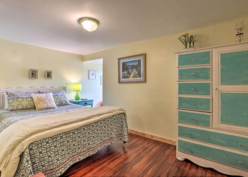 Georgia Townsend Interior Entrance