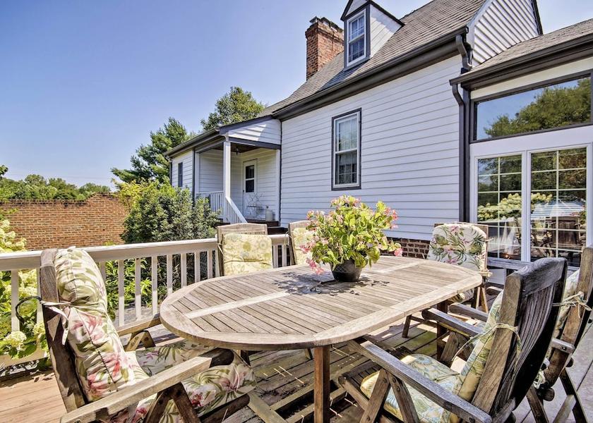 Virginia Midlothian Interior Entrance