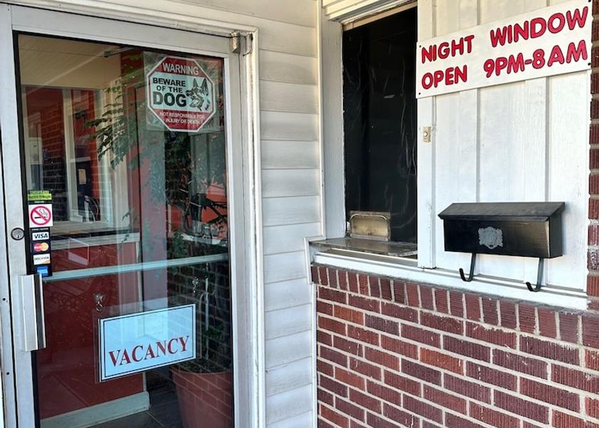 Mississippi Booneville Interior Entrance