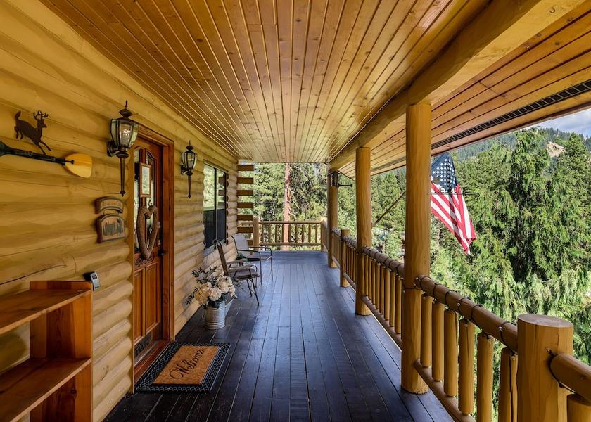 Washington Leavenworth Interior Entrance