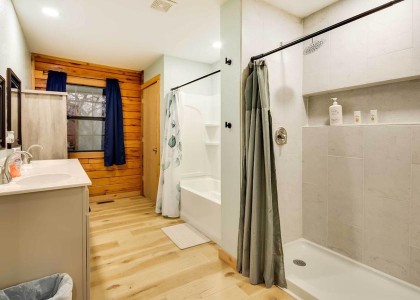 Louisiana Pineville Interior Entrance