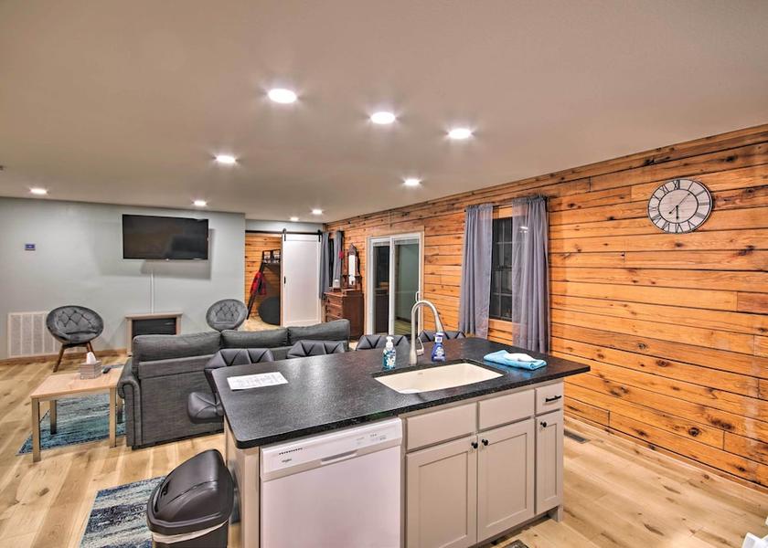 Louisiana Pineville Interior Entrance