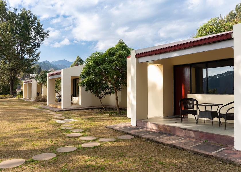 Uttarakhand Bhimtal Hotel Exterior