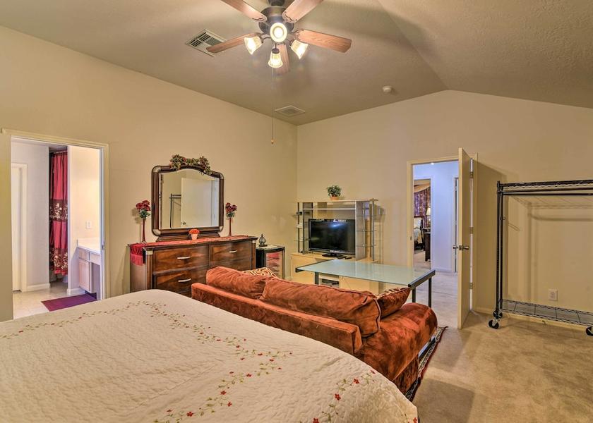 Texas Pasadena Interior Entrance
