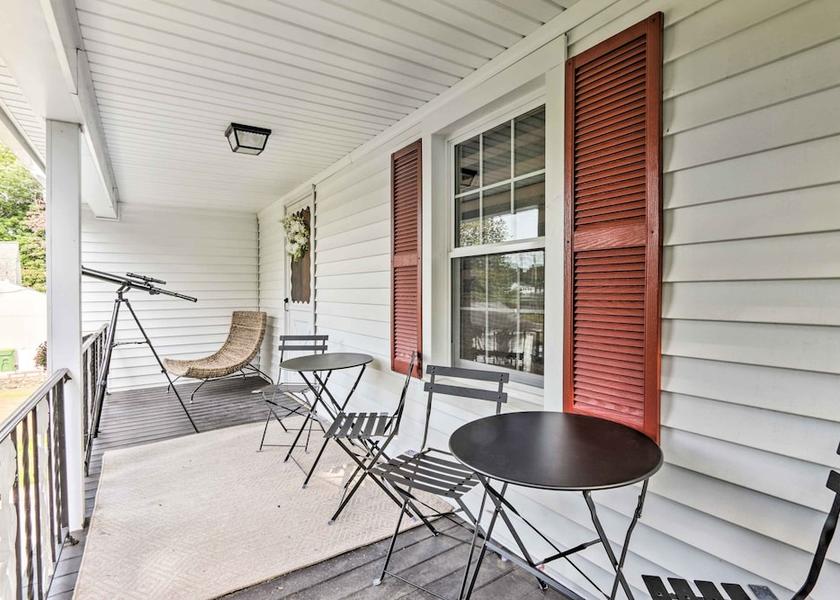 Vermont Waterbury Interior Entrance