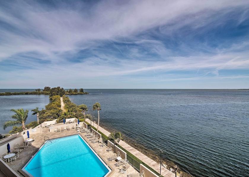 Massachusetts Hudson Interior Entrance