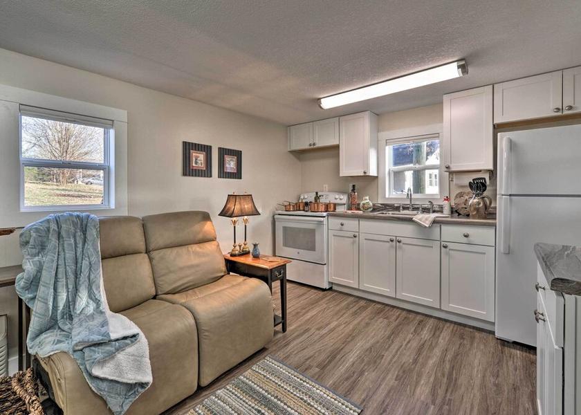 Massachusetts Hudson Interior Entrance