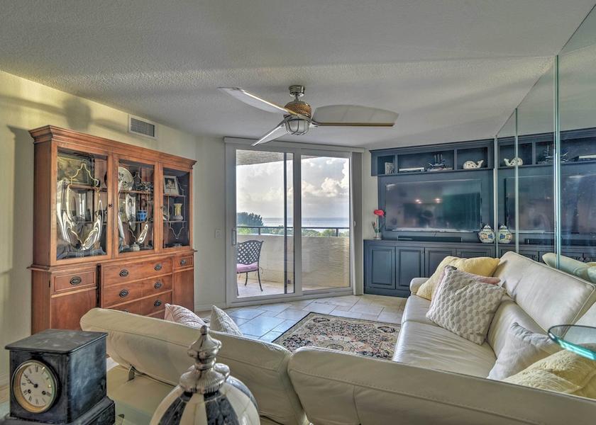 Massachusetts Hudson Interior Entrance