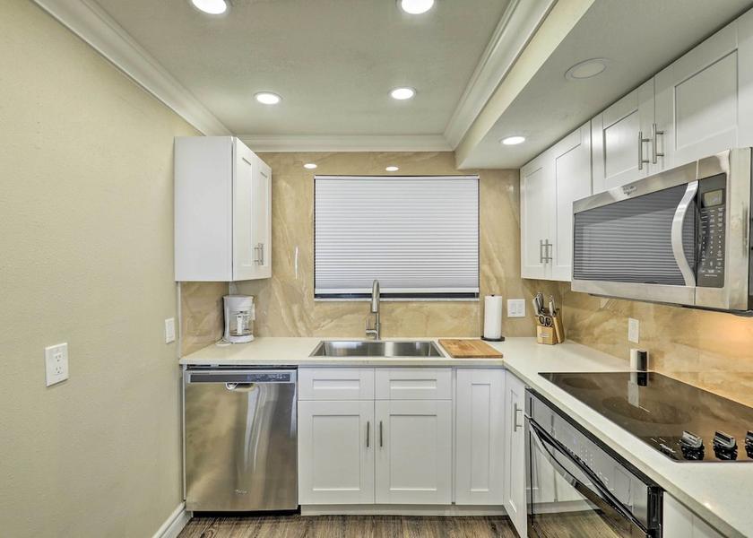 Massachusetts Hudson Interior Entrance