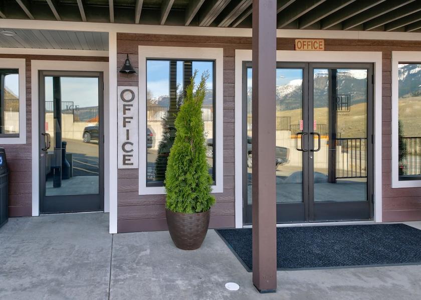 New York Gardiner Entrance