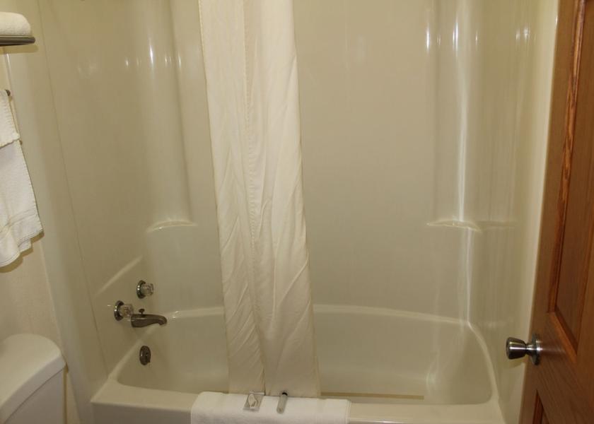 New York Rensselaer Bathroom