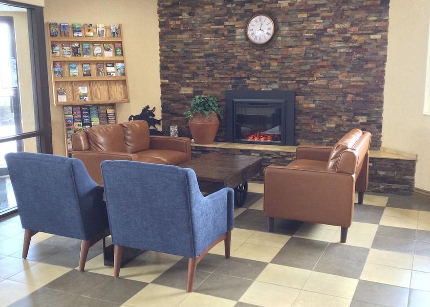  Evanston Lobby