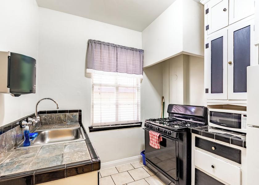 California Long Beach Kitchen