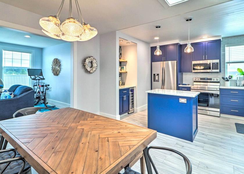 California Long Beach Interior Entrance