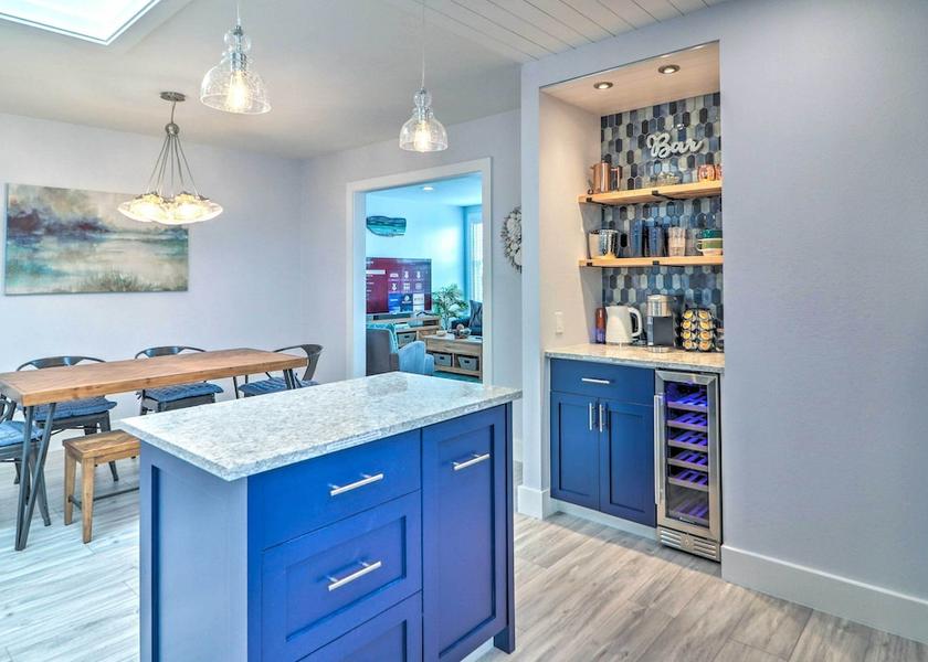 California Long Beach Interior Entrance