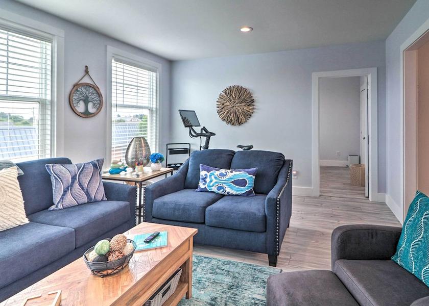 California Long Beach Interior Entrance