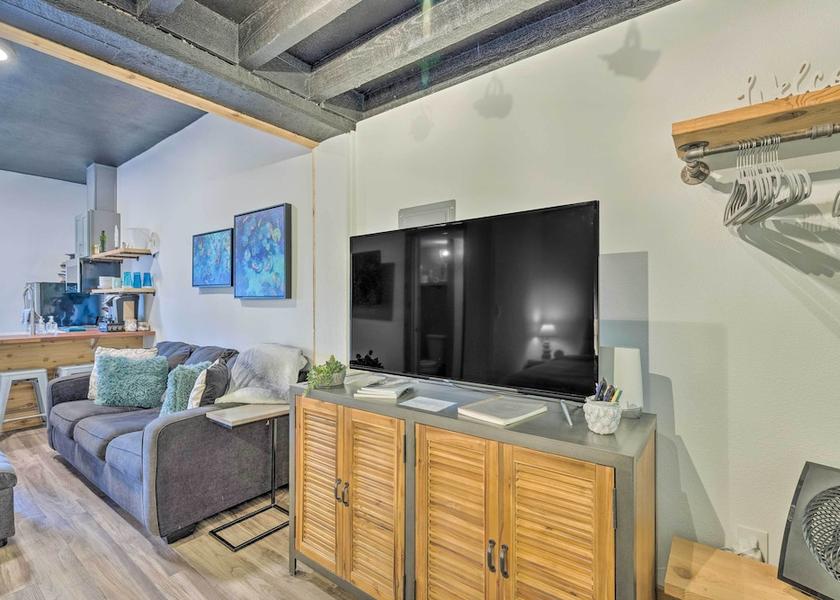 California Long Beach Interior Entrance