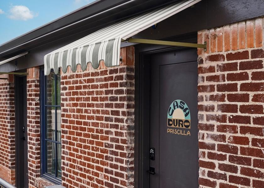 Georgia Dallas Exterior Detail