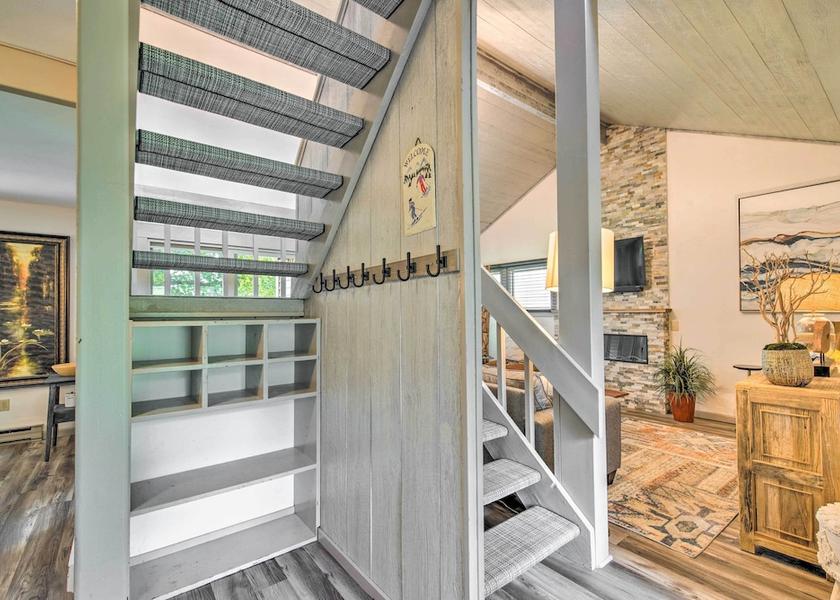 New York Cortland Interior Entrance