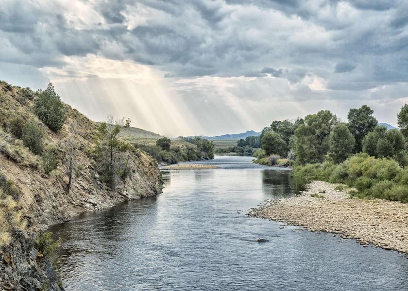 California Saratoga Exterior Detail