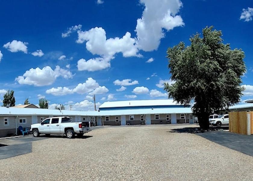 California Saratoga Exterior Detail