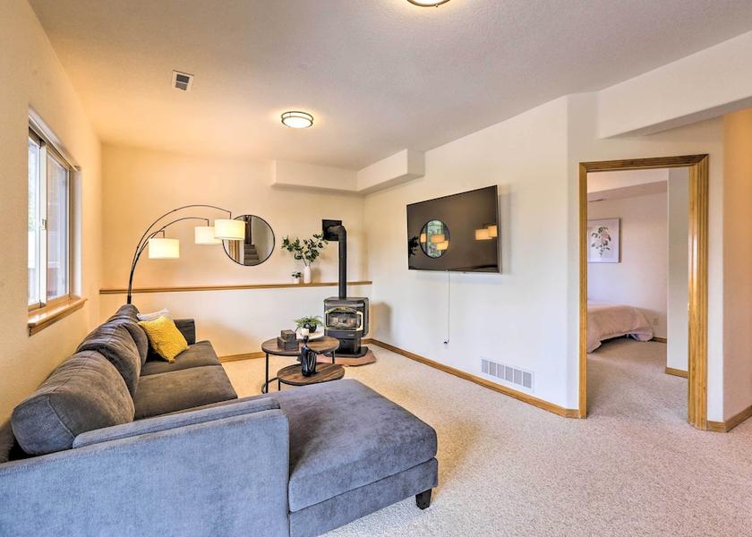 Alabama Evergreen Interior Entrance