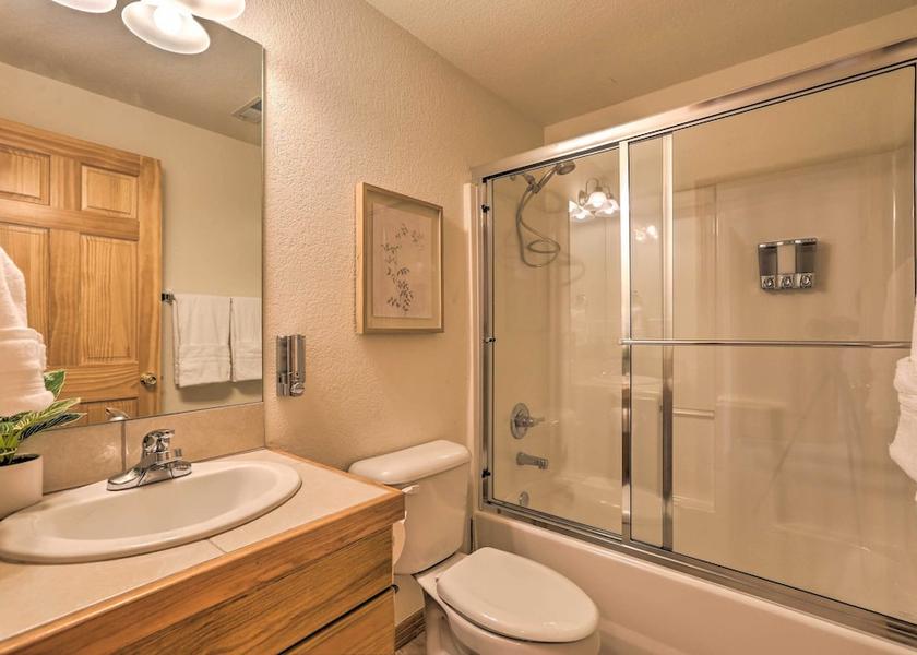 Alabama Evergreen Interior Entrance