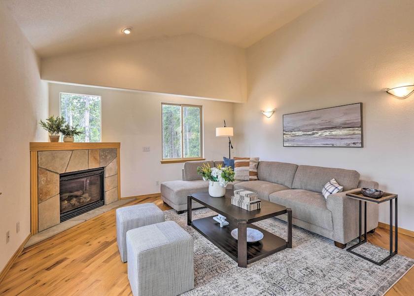 Alabama Evergreen Interior Entrance