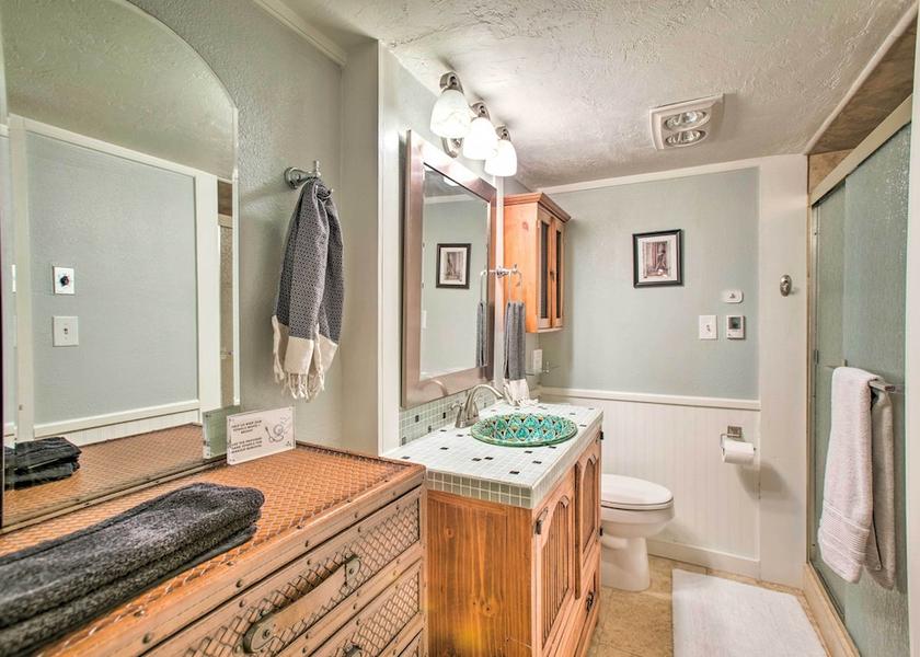 Alabama Evergreen Interior Entrance