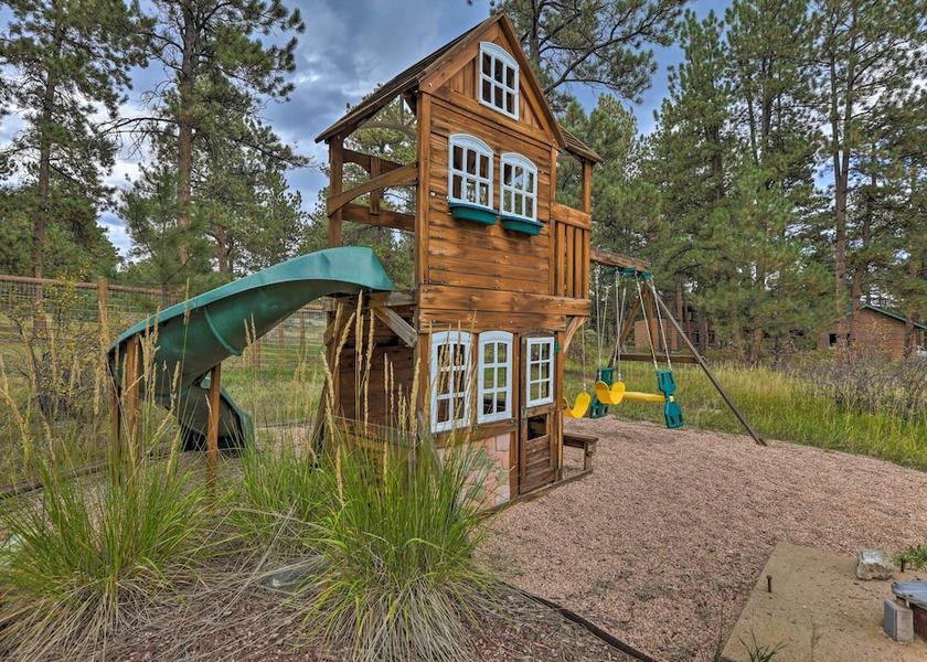 Alabama Evergreen Interior Entrance